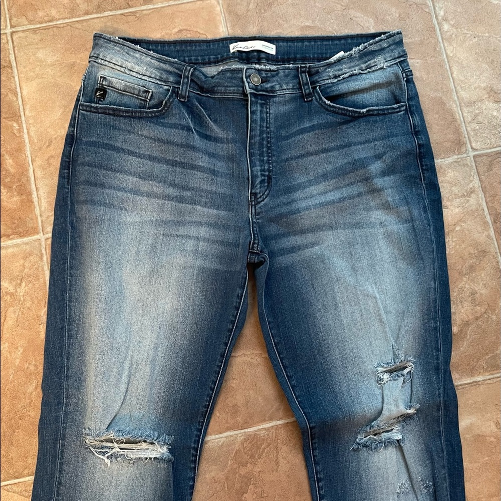 KanCan destructed jeans size 31